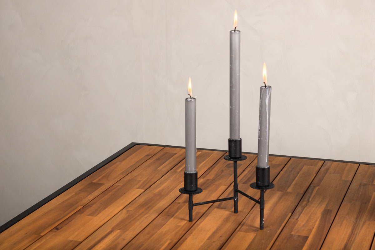 Gartentisch Tunda - ein rechteckiger Esstisch aus natürlichem Akazienholz und hochwertigem Stahl