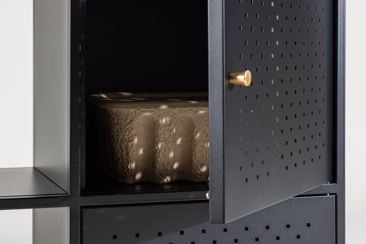 Kommode Varino – Schwarz, Minimal Industrial mit funktionaler Eleganz