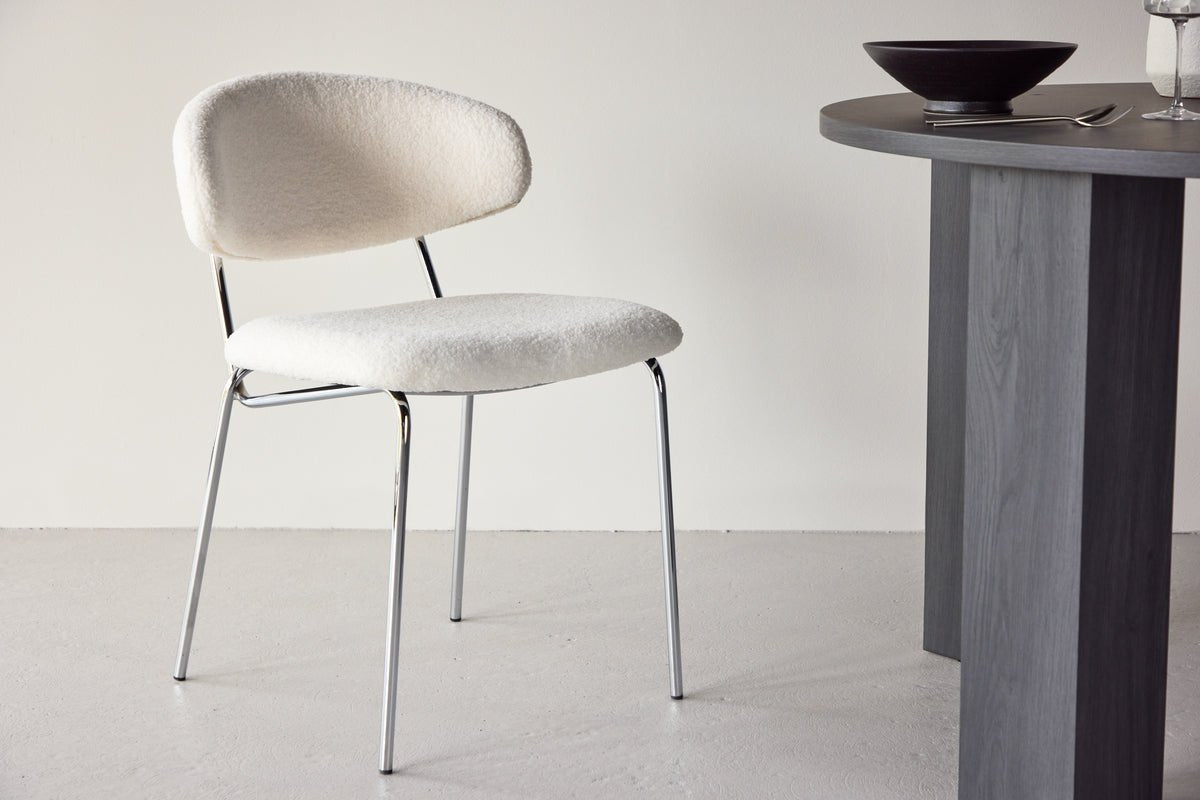 2er Set - Stuhl Seville mit Bouclé-Bezug für Wärme und Struktur