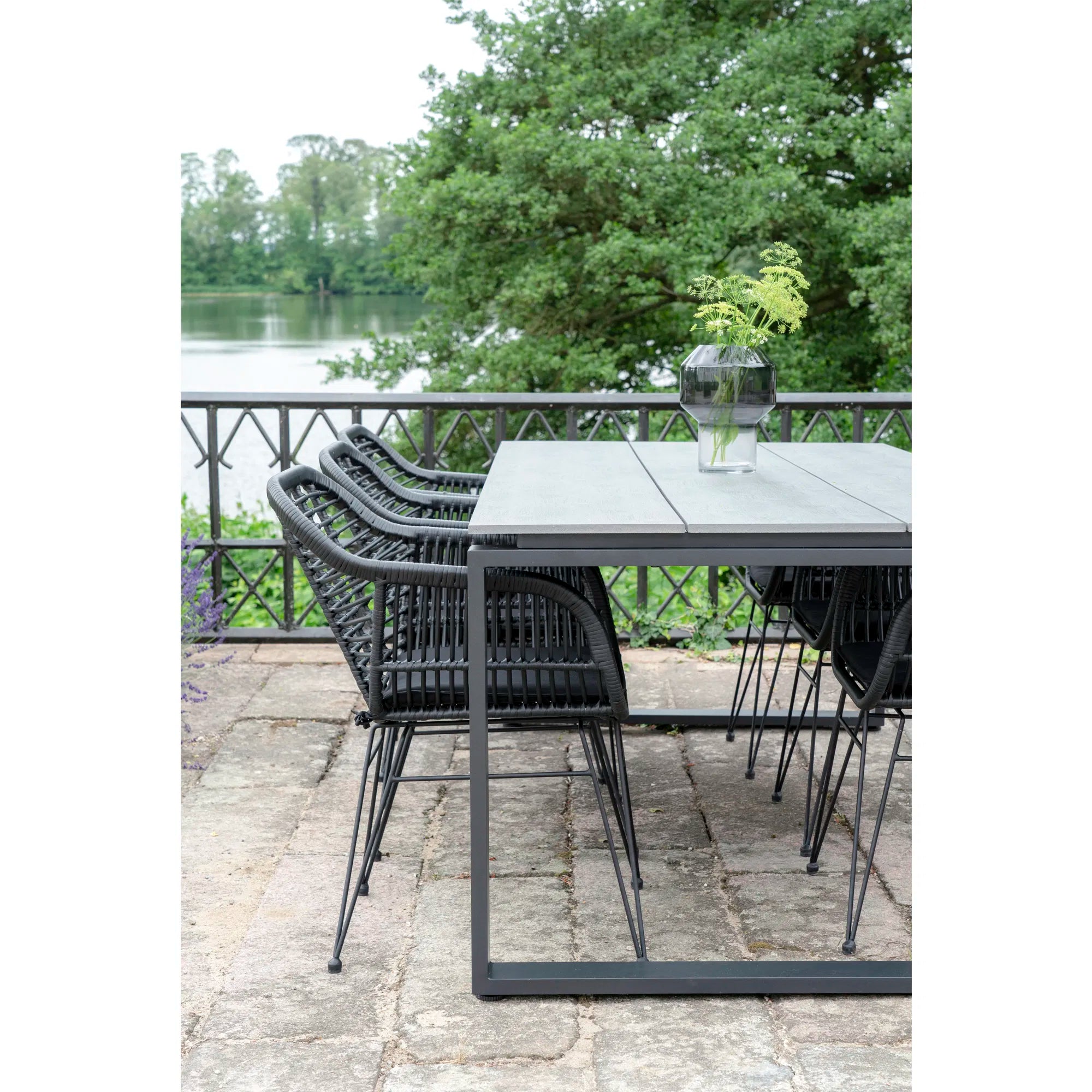 Garten Esstisch Emilio - 210×100 cm aus Nonwood & Aluminium (Grau/Schwarz)