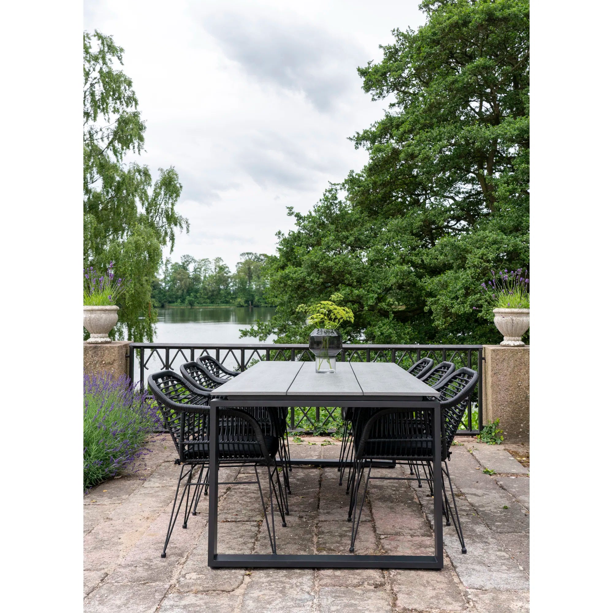 Garten Esstisch Emilio - 210×100 cm aus Nonwood & Aluminium (Grau/Schwarz)
