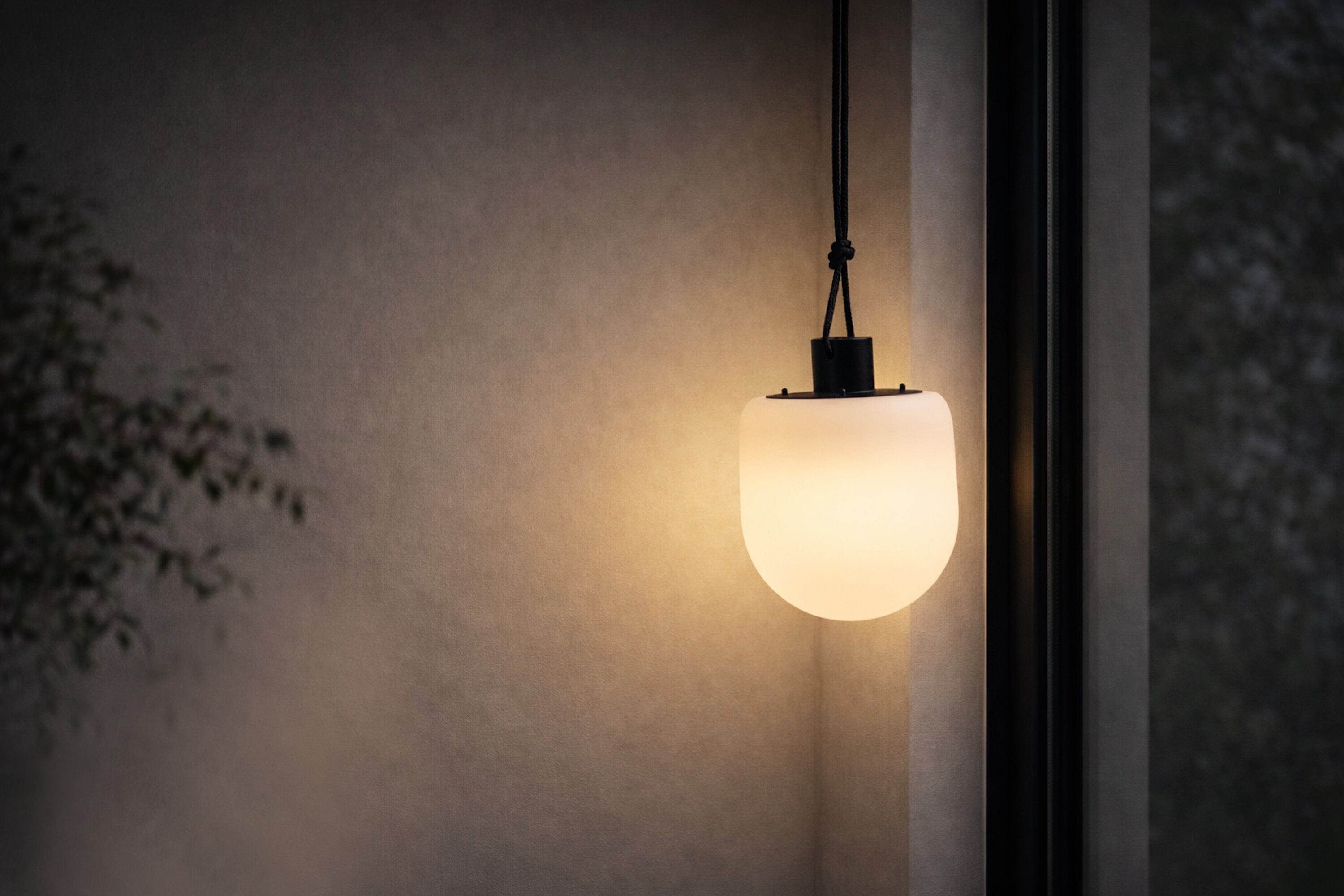 Outdoor-Pendelleuchte „Ilona" – in Weiß aus Stahl für Terrasse, Balkon & Garten