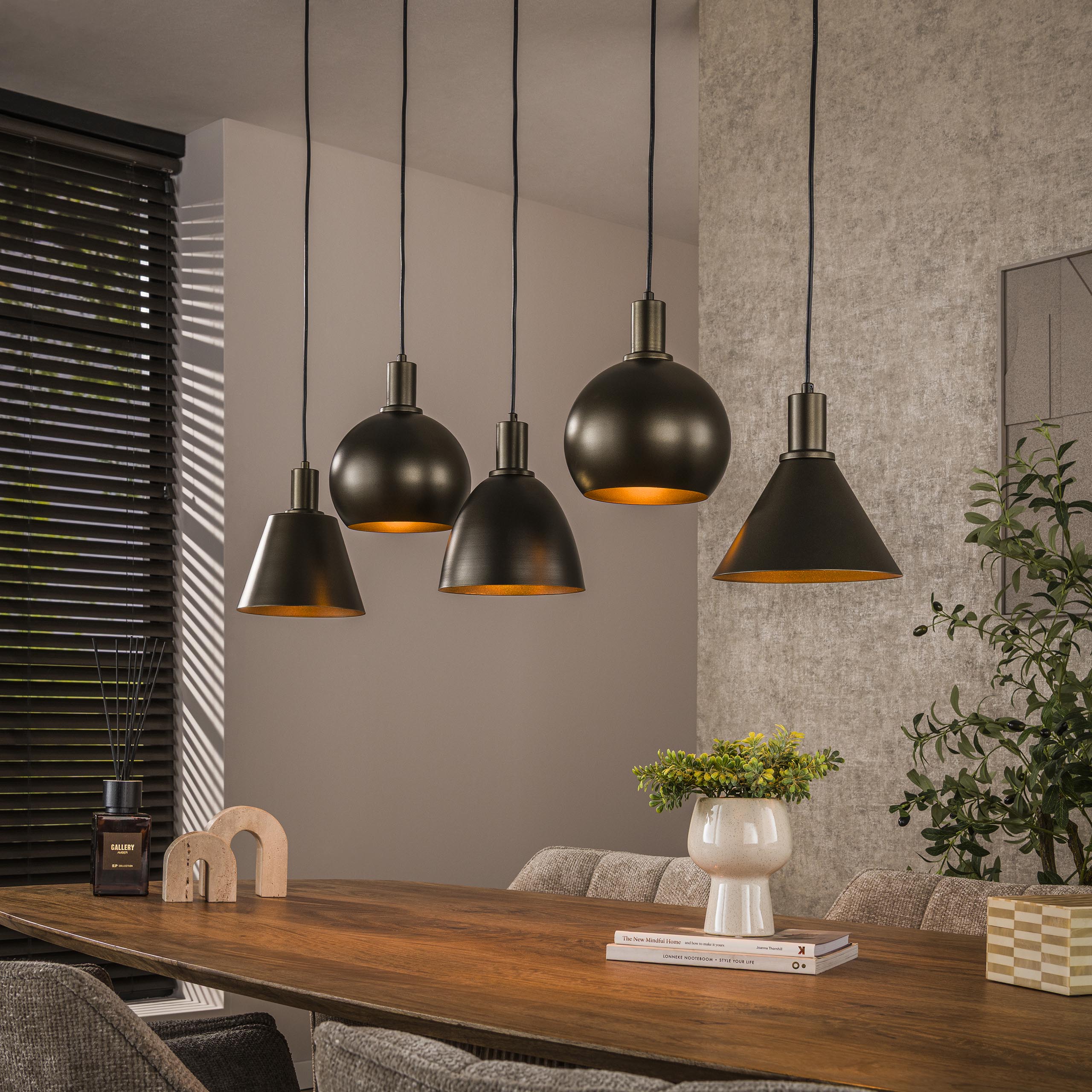 Pendelleuchte "Lumiselle“ – 5 Leuchten aus Metall in unterschiedlichen Formen in Beige oder Bronze