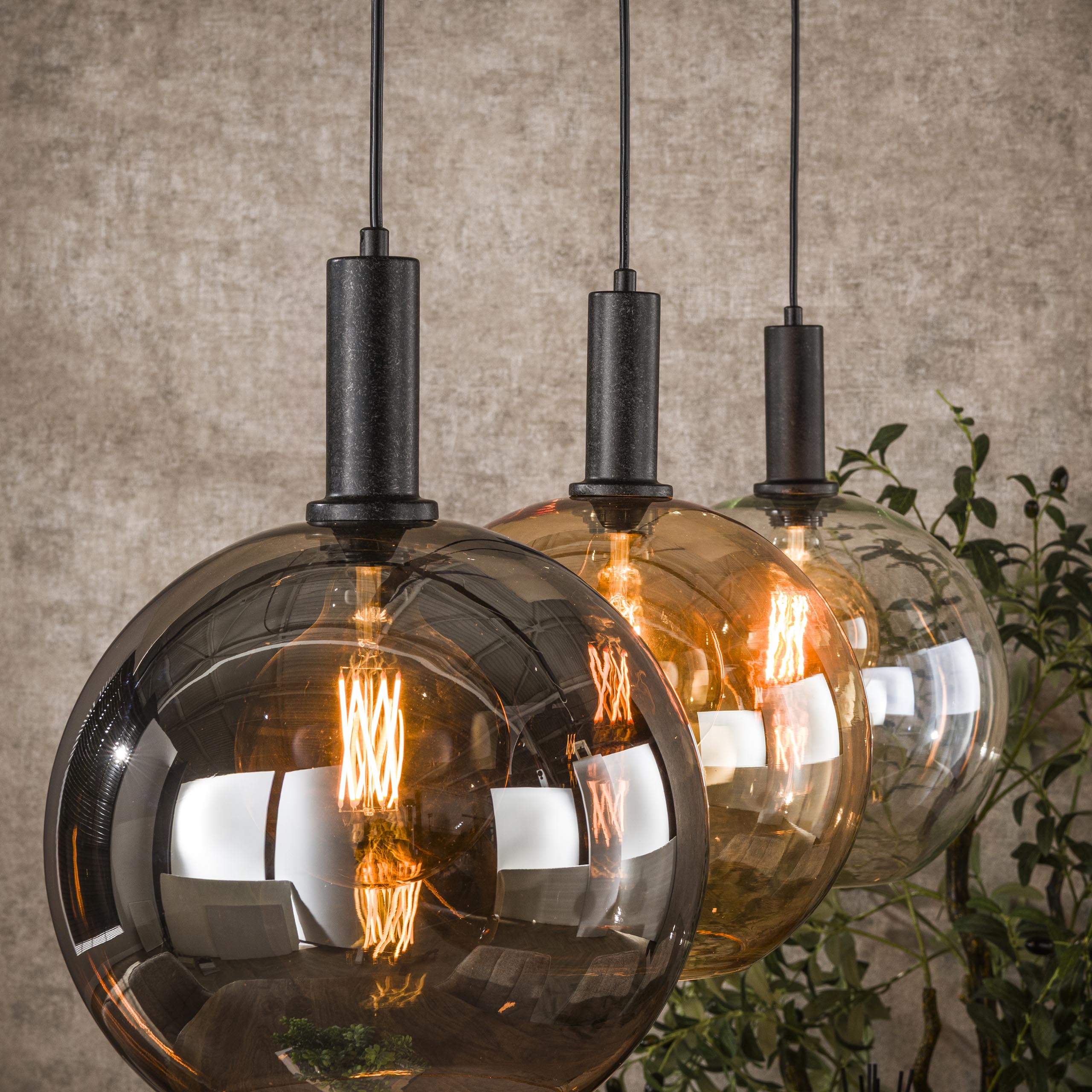 Pendelleuchte "Seralis“ – 3 Glasschirme in Chrom, Bernstein und Transparent mit Metall Armatur