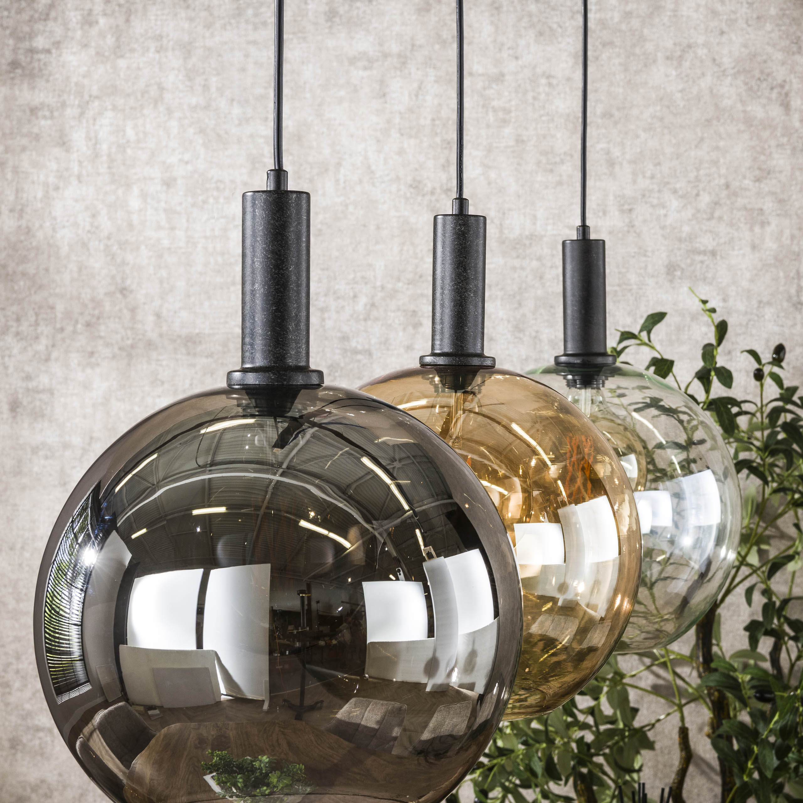 Pendelleuchte "Seralis“ – 3 Glasschirme in Chrom, Bernstein und Transparent mit Metall Armatur