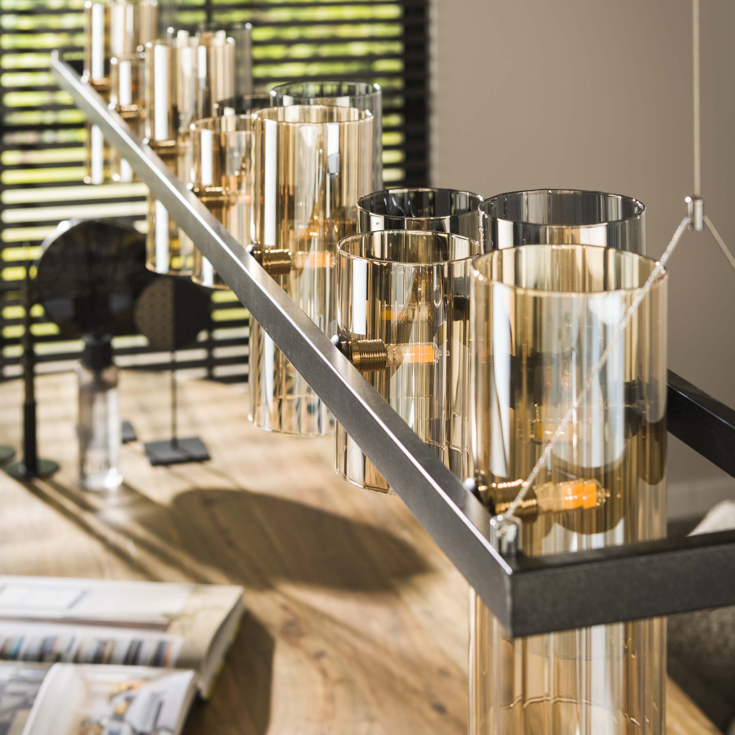 Pendelleuchte "Melvira“ – 14 zylindrische Glasschirme in Bernstein- und Chromoptik