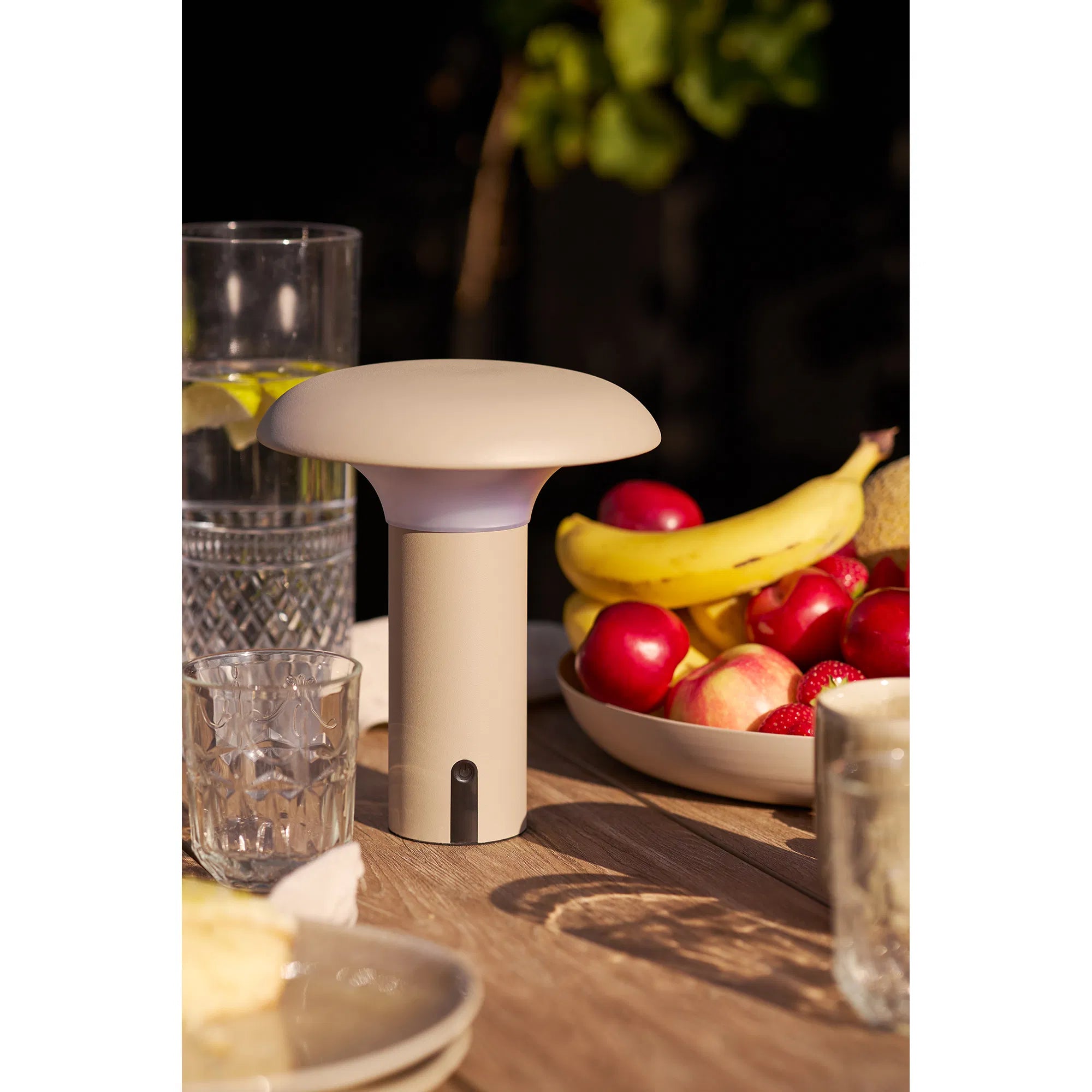 Garten-Tischlampe „Norvara“ – wetterfest für Balkon & Outdoor-Bereich