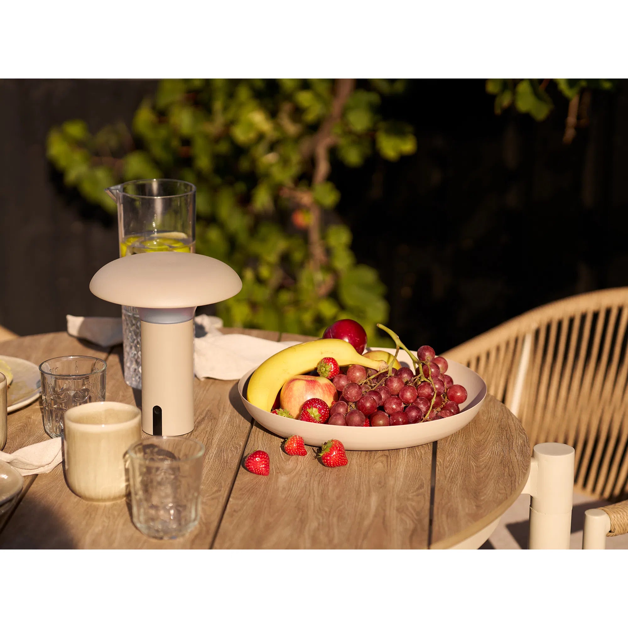 Garten-Tischlampe „Norvara“ – wetterfest für Balkon & Outdoor-Bereich