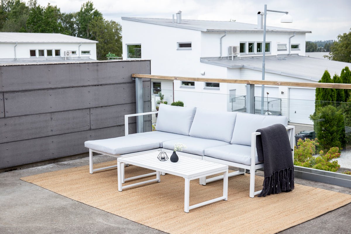 Garten Loungeset Alicia – mit hellgrauen Kissen & Couchtisch