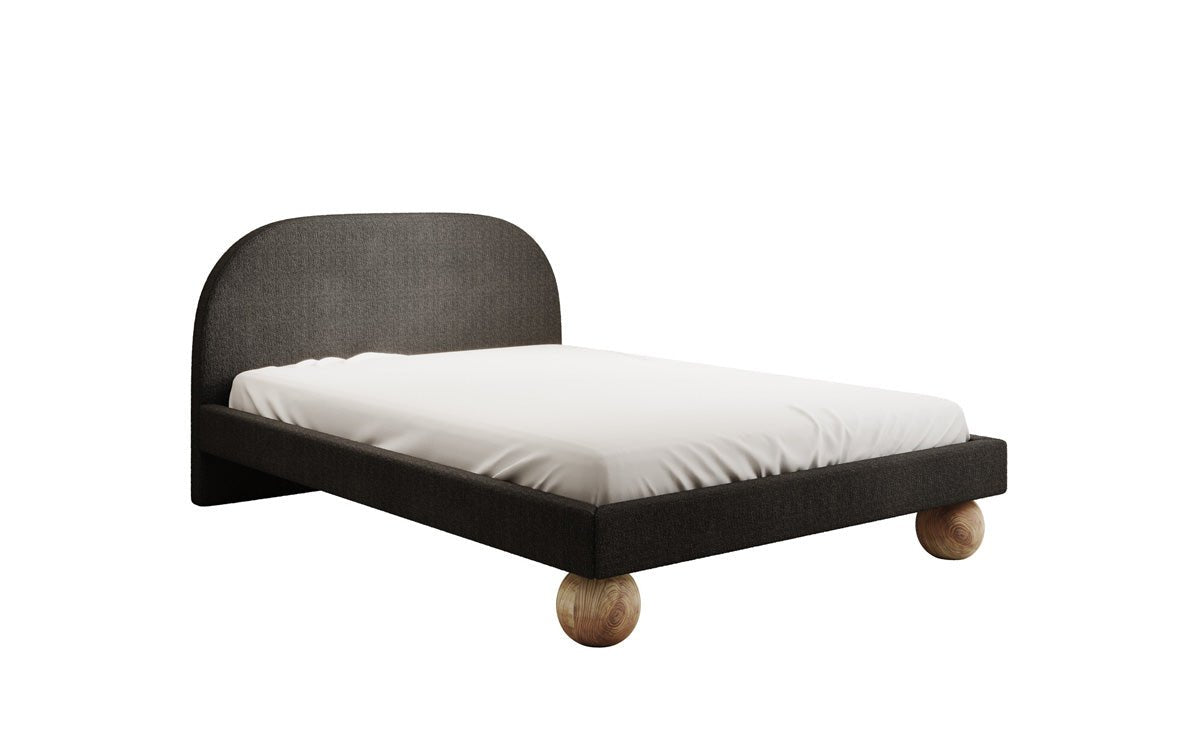 Designer Polsterbett Milo in Bouclé mit runden Holzfüßen