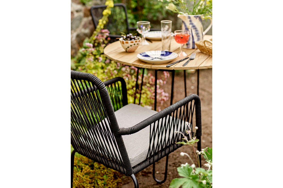 Garten-Esstisch Tavon – FSC®-Teakholz mit Metallgestell