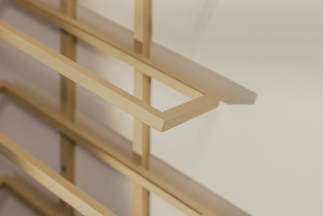 Weinregal Vinia – Wandregal aus Metall für stilvolle Weinlagerung