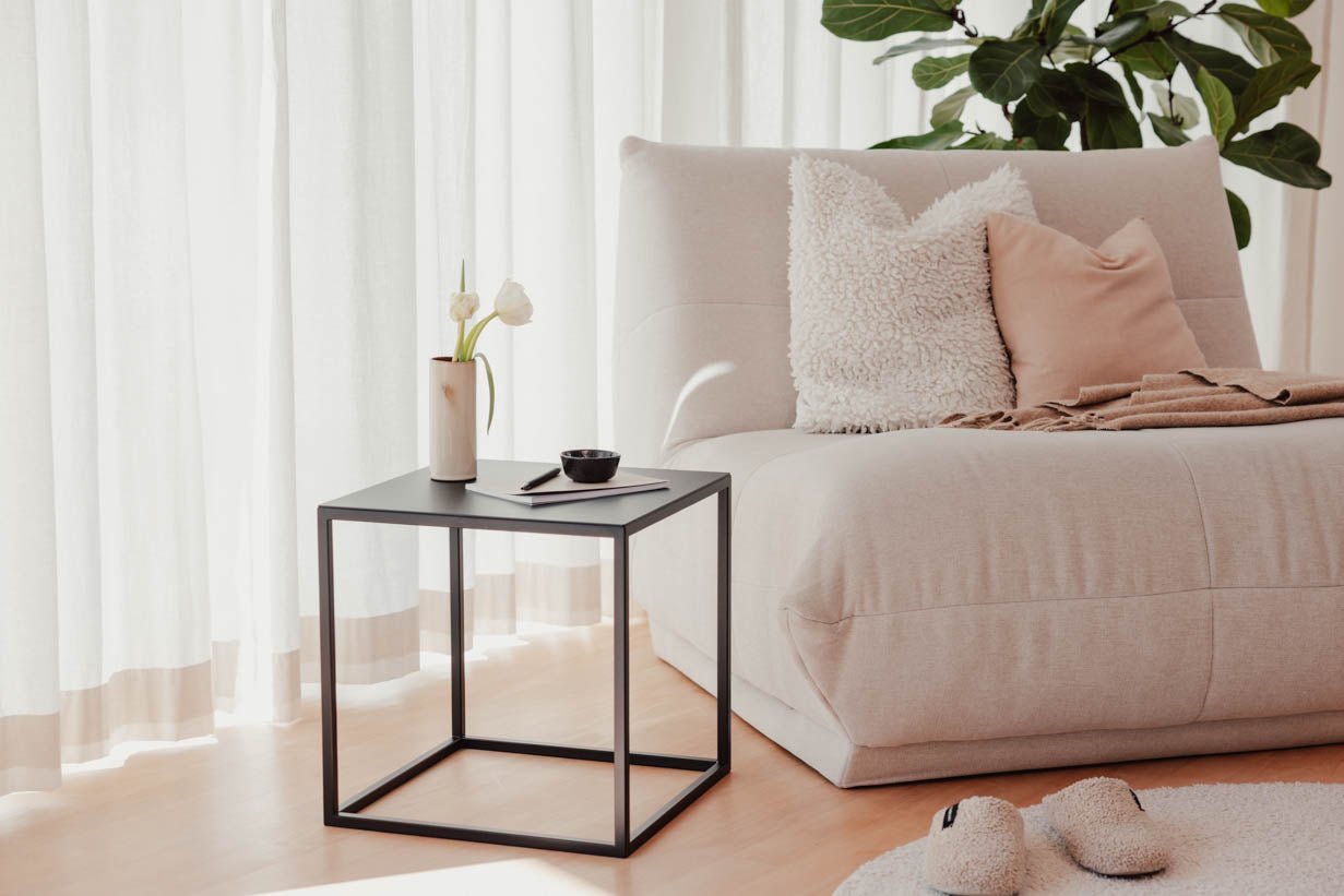 Couchtisch/Beistelltisch Soli X – Minimalistisches Design aus Stahlblech & Metall