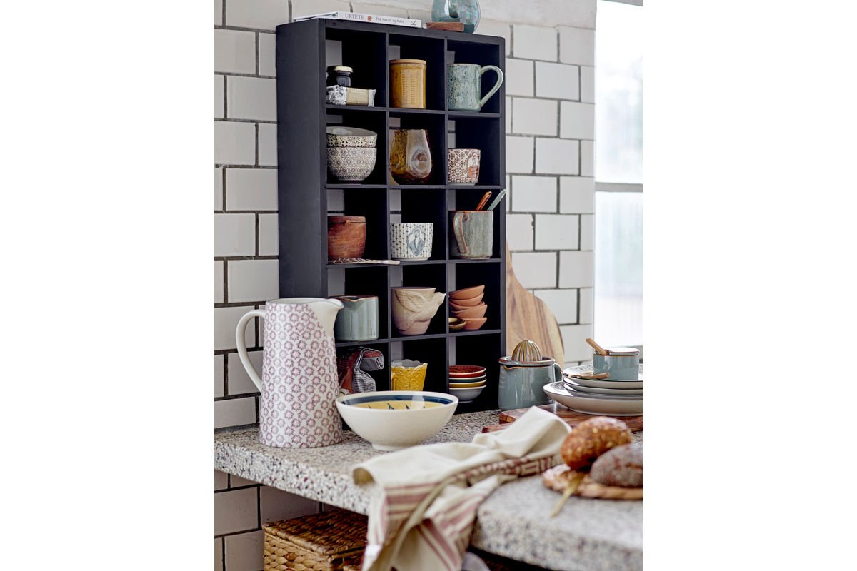 Krug Sabi – kameninová nádoba s ručne maľovanými detailmi vo fialovej farbe