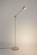 Stehlampe Aero – aus Eisen