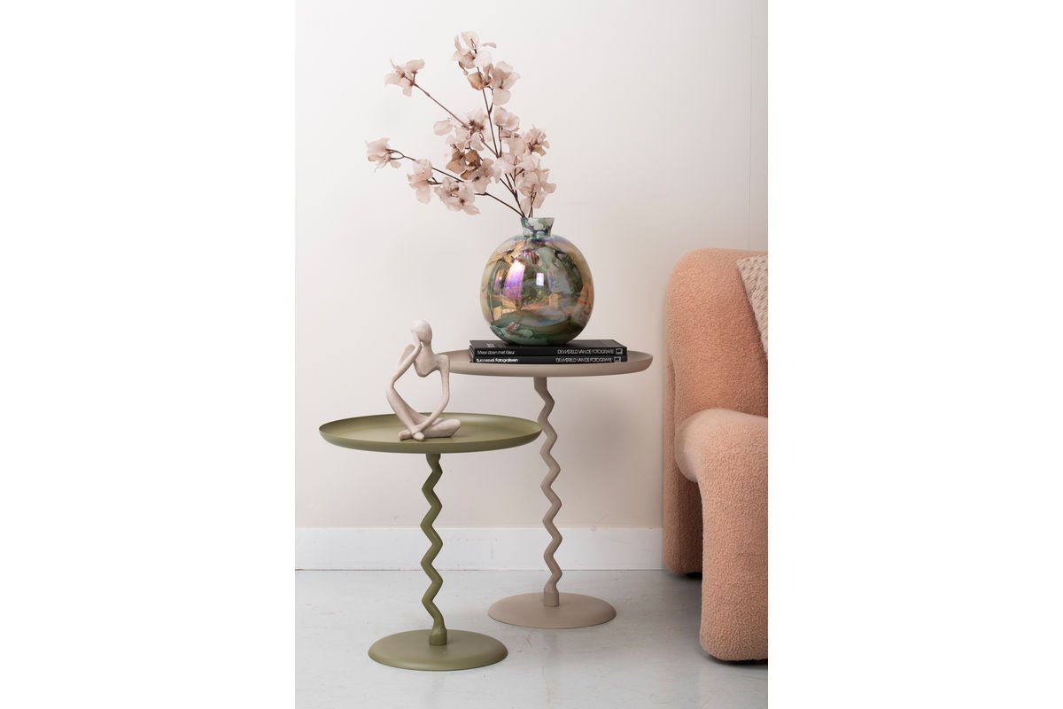 Prístavný stolík Bandicoot – z železa a korkovej skrutky