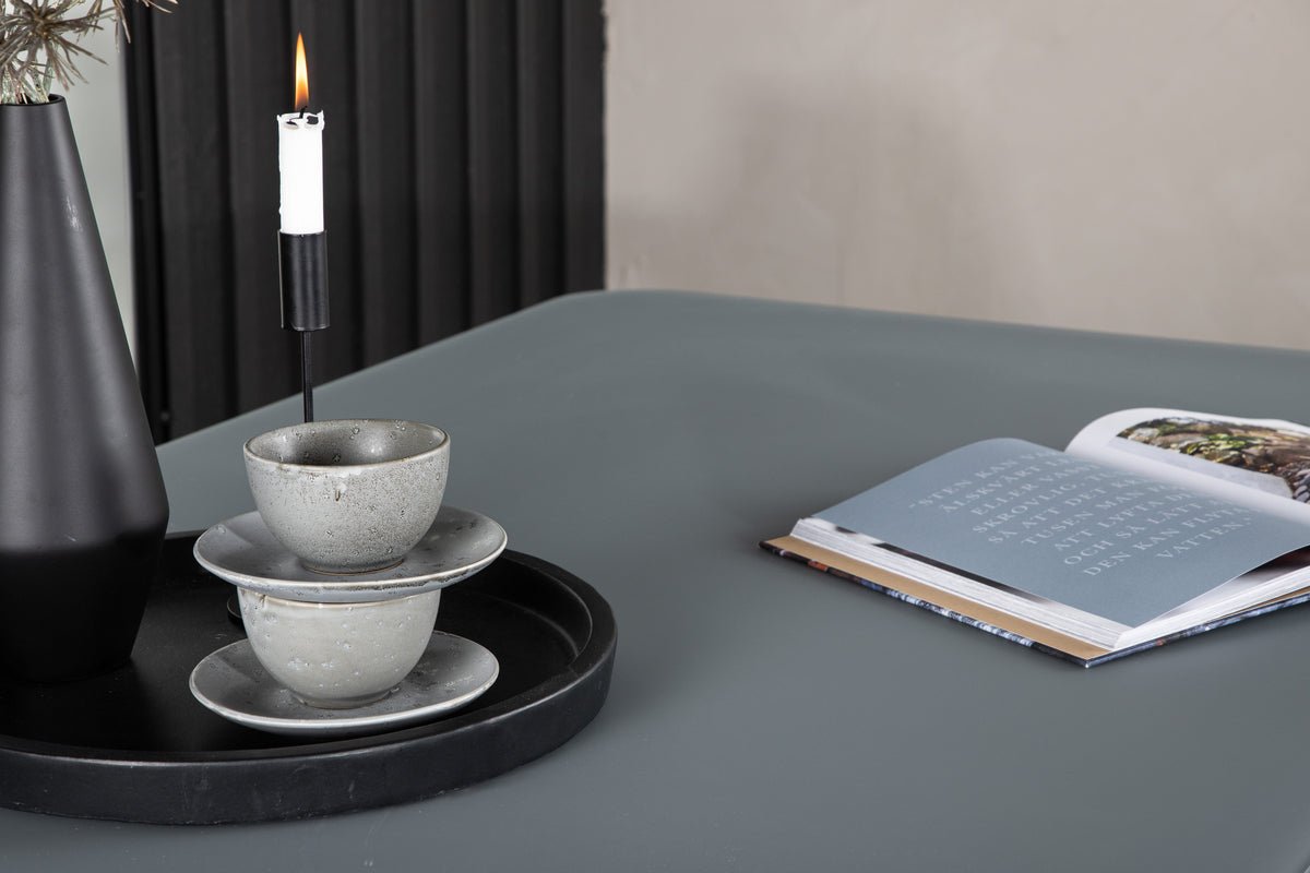 Záhradný stôl Amaré - kombinácia matnej sklenenej dosky a hliníkového rámu