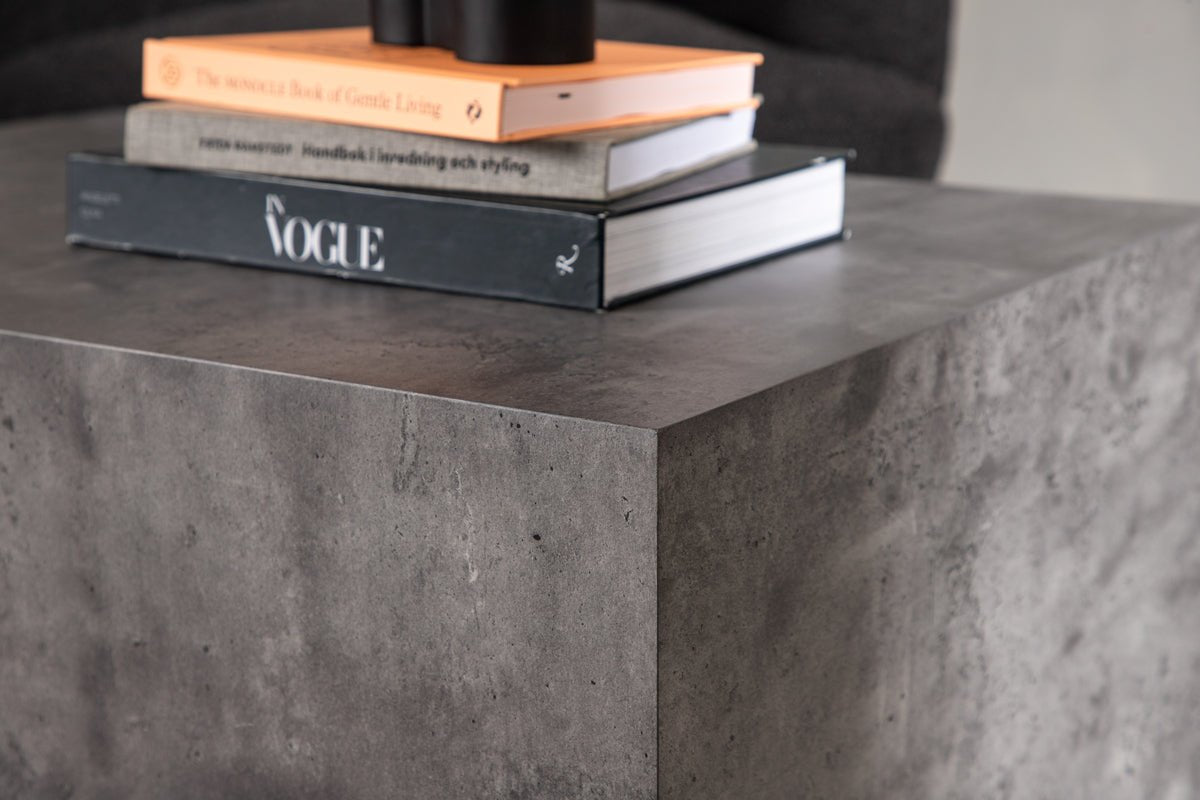 Konferenčný stolík/príručný stolík Rivana – jednoduchý a všestranný