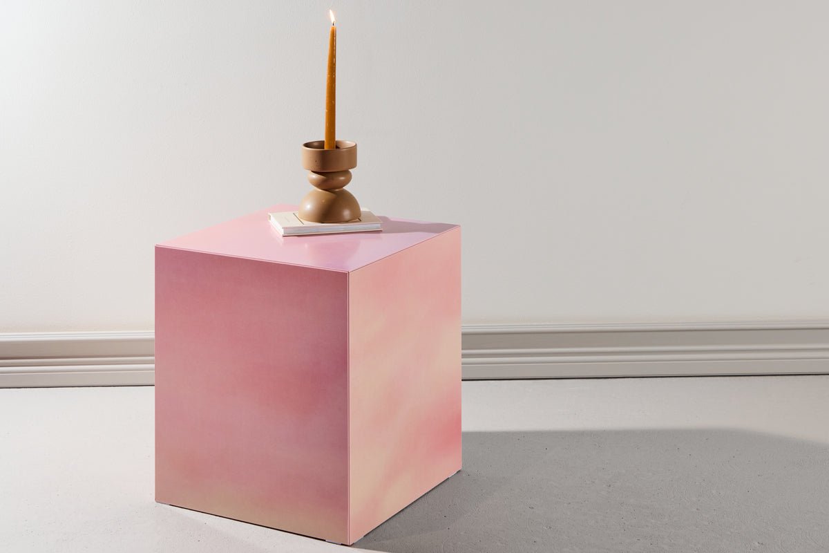 Konferenčný stolík/prístavný stolík Nivara – kocka s výnimočným vzhľadom