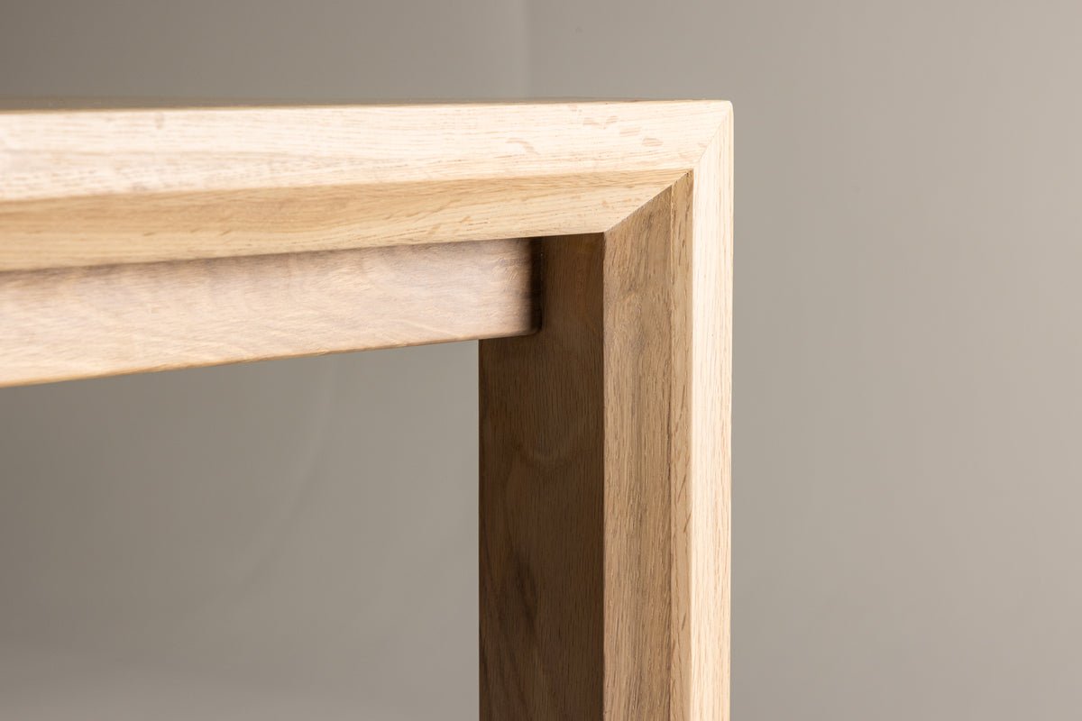 Jedálenský stôl Wainui - vyrobený z pevného dubového dreva