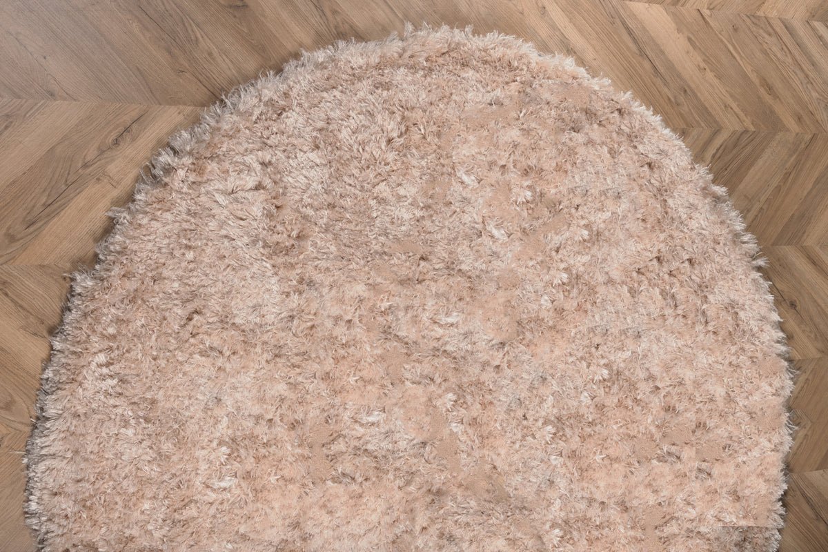 Koberec Nassa – okrúhly vysoký vlas z polyesteru