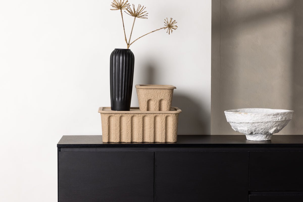 Dizajnový TV nízky stolík Modano – Czarny matný alebo vzhľad orecha