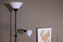 Stojacia lampa Ragnar – štíhla, moderná silueta, 2-plameňová