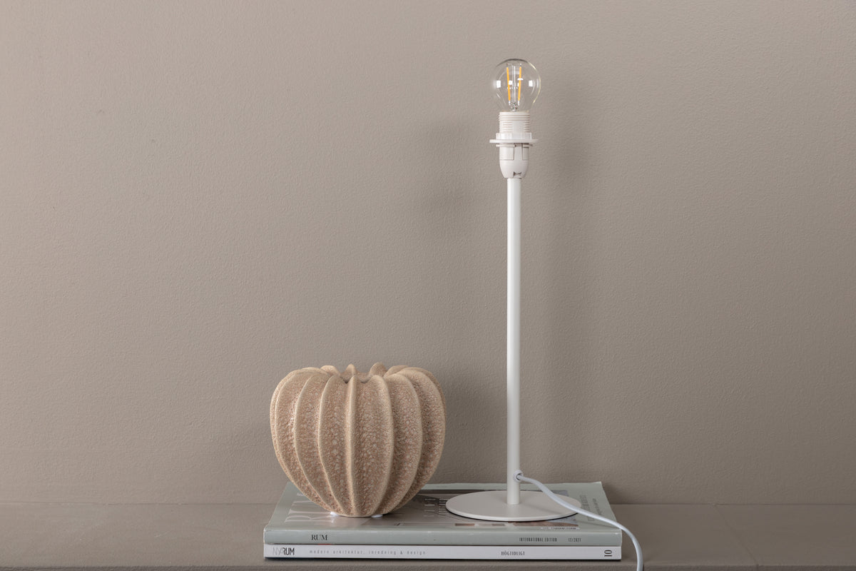 Stolná lampa „Desire“ – Jednoduchý dizajn so štýlovým svetelným zdrojom