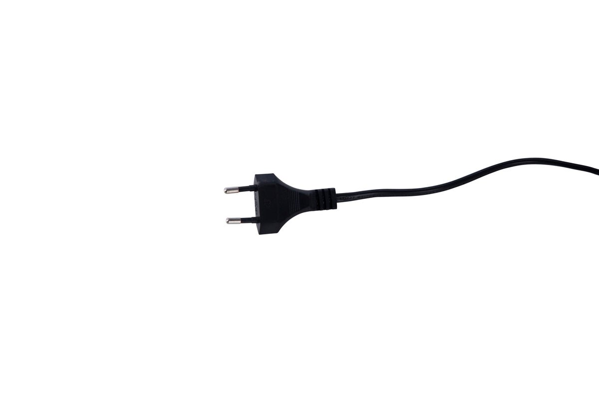 Stojacia lampa „Grimming“ – pokojná čierna čistota s drevenými detailmi