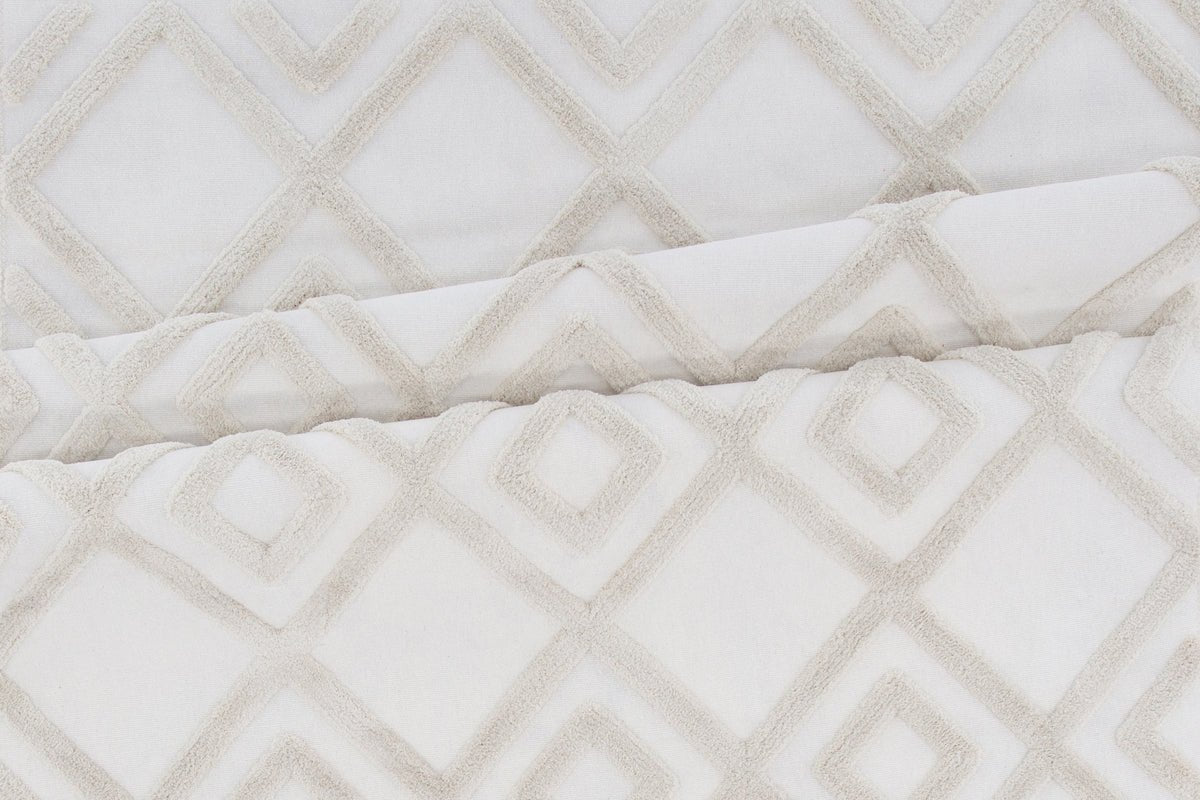 Koberec Neray – s polyesterovými strapcami