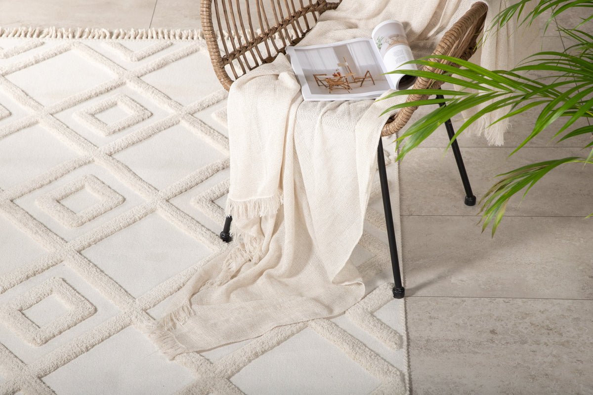 Koberec Neray – s polyesterovými strapcami