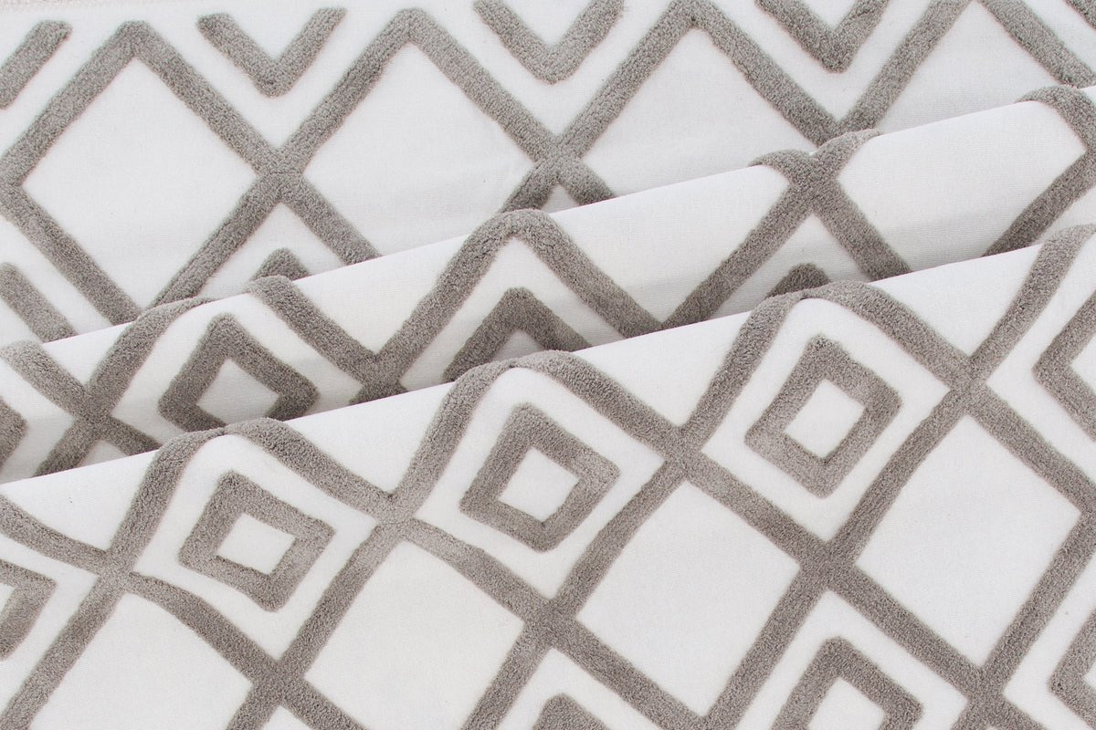 Koberec Neray – s polyesterovými strapcami