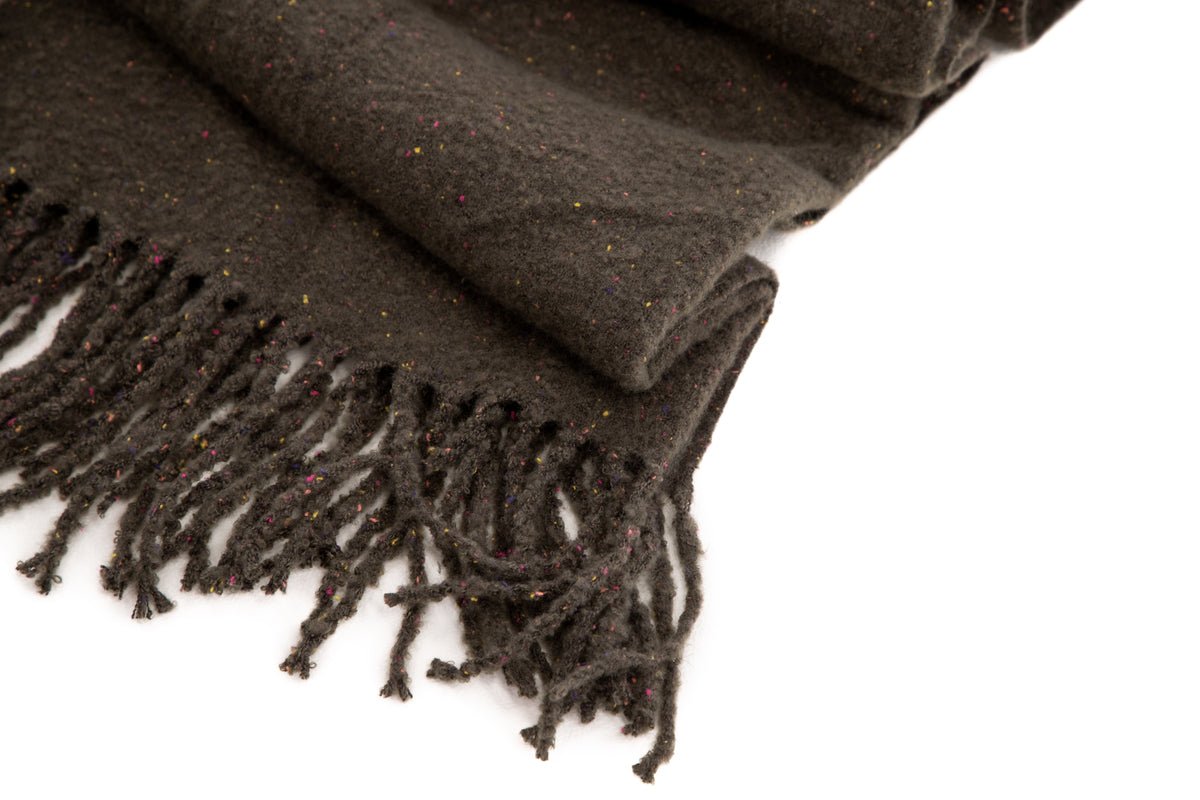 Prehoz Malin Antracit – 170×130 cm s strapcami a melírovaním