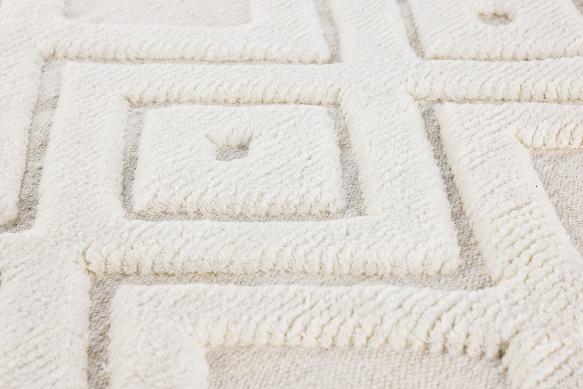 Koberec Lora – s vlnou a strapcami