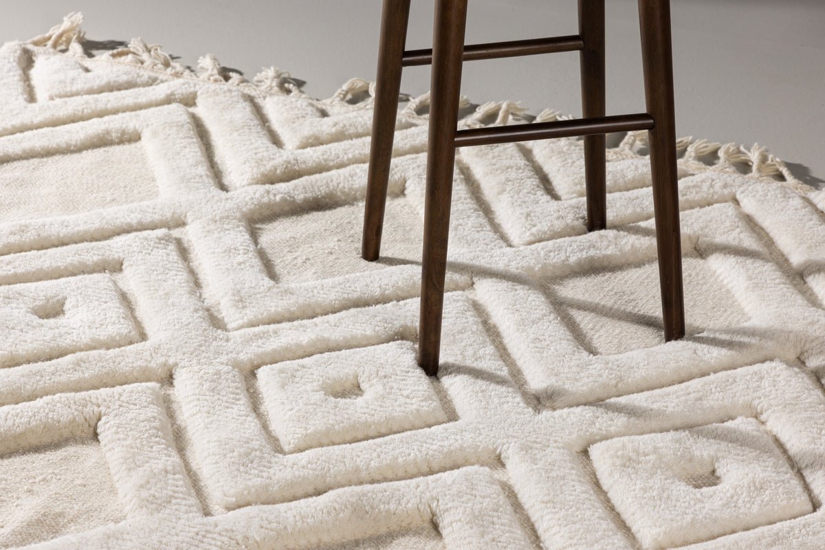 Koberec Lora – s vlnou a strapcami