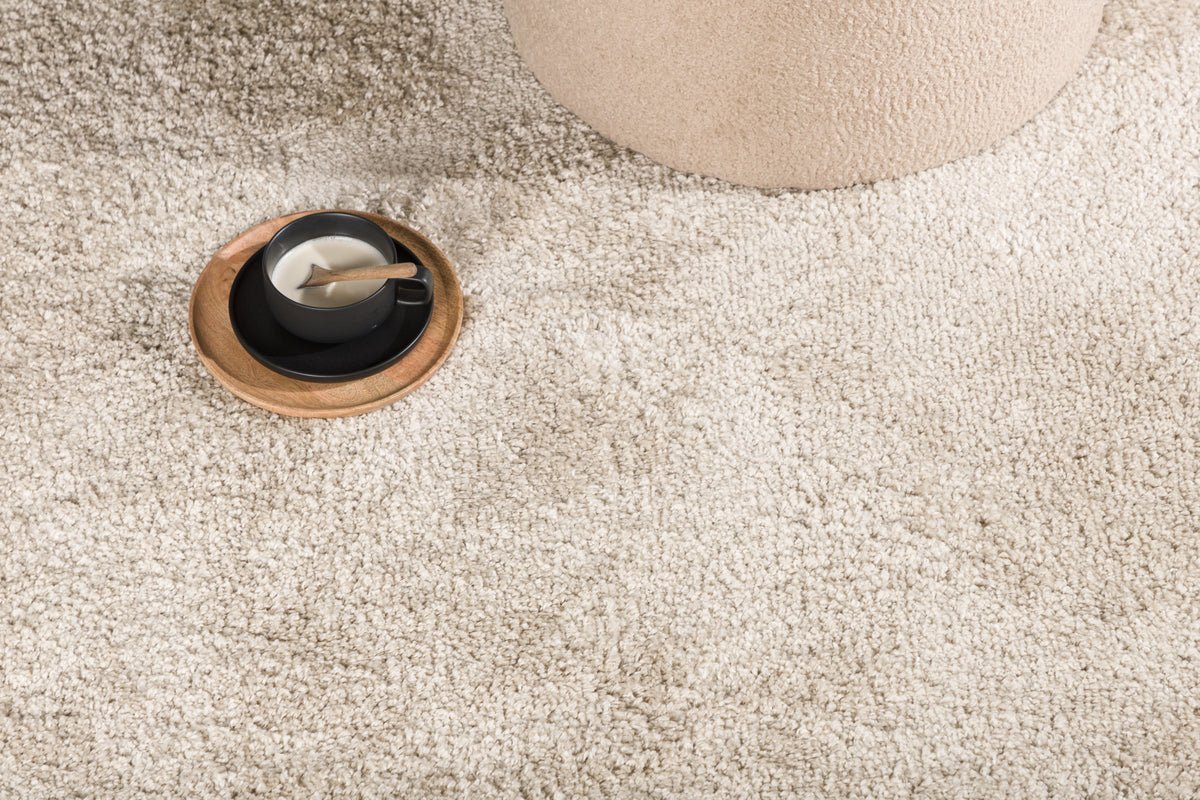 Vysoký koberec Oden – v troch farbách z polypropylénu a juty