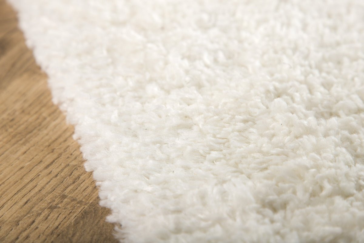 Vysoký koberec Oden – v troch farbách z polypropylénu a juty