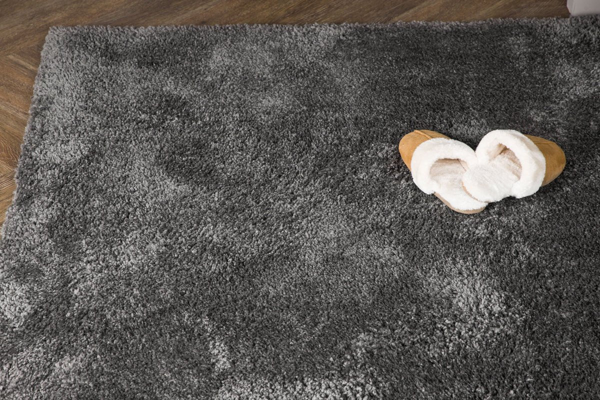 Vysoký koberec Oden – v troch farbách z polypropylénu a juty