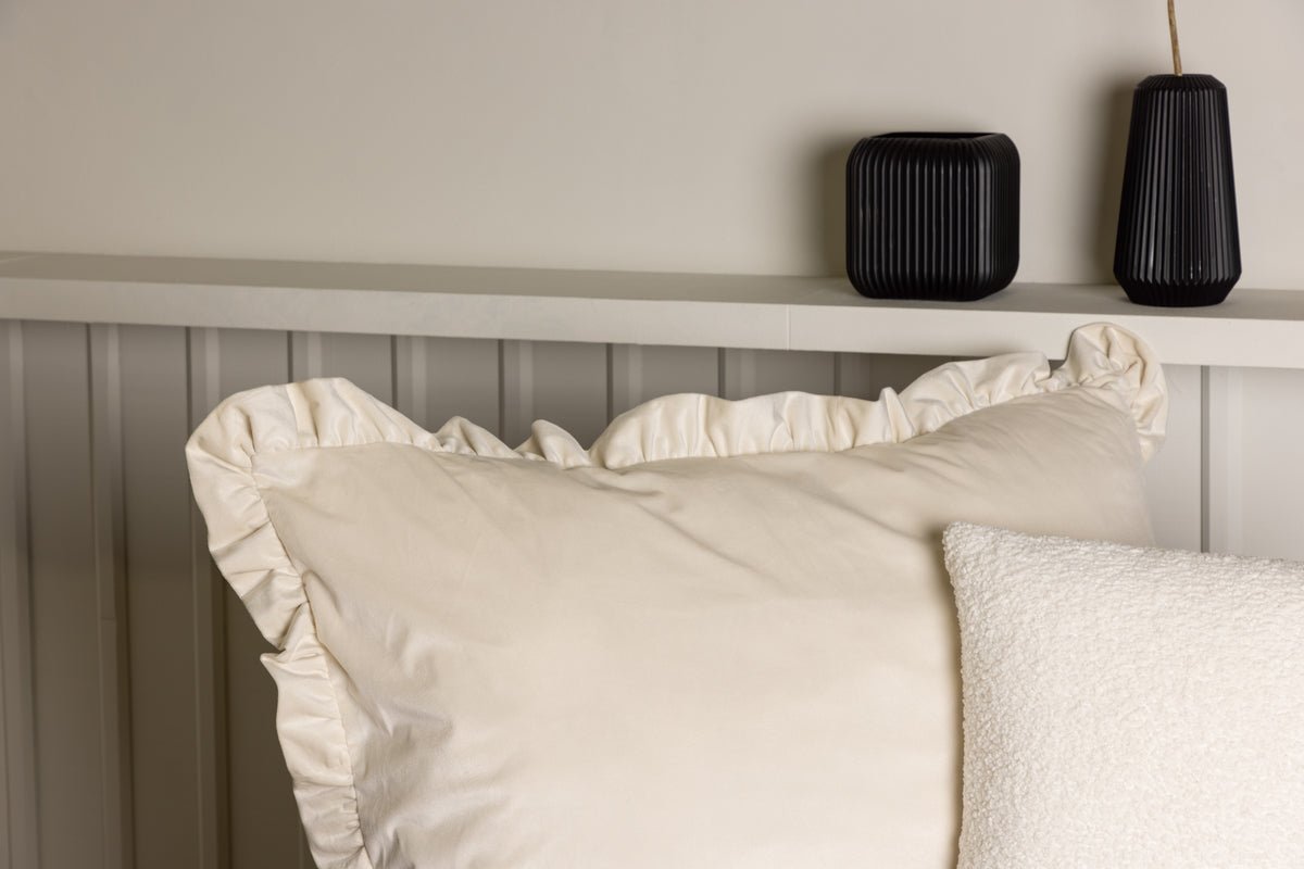 Kissenbezug Charming - 70x100 cm in Weiß und Grau