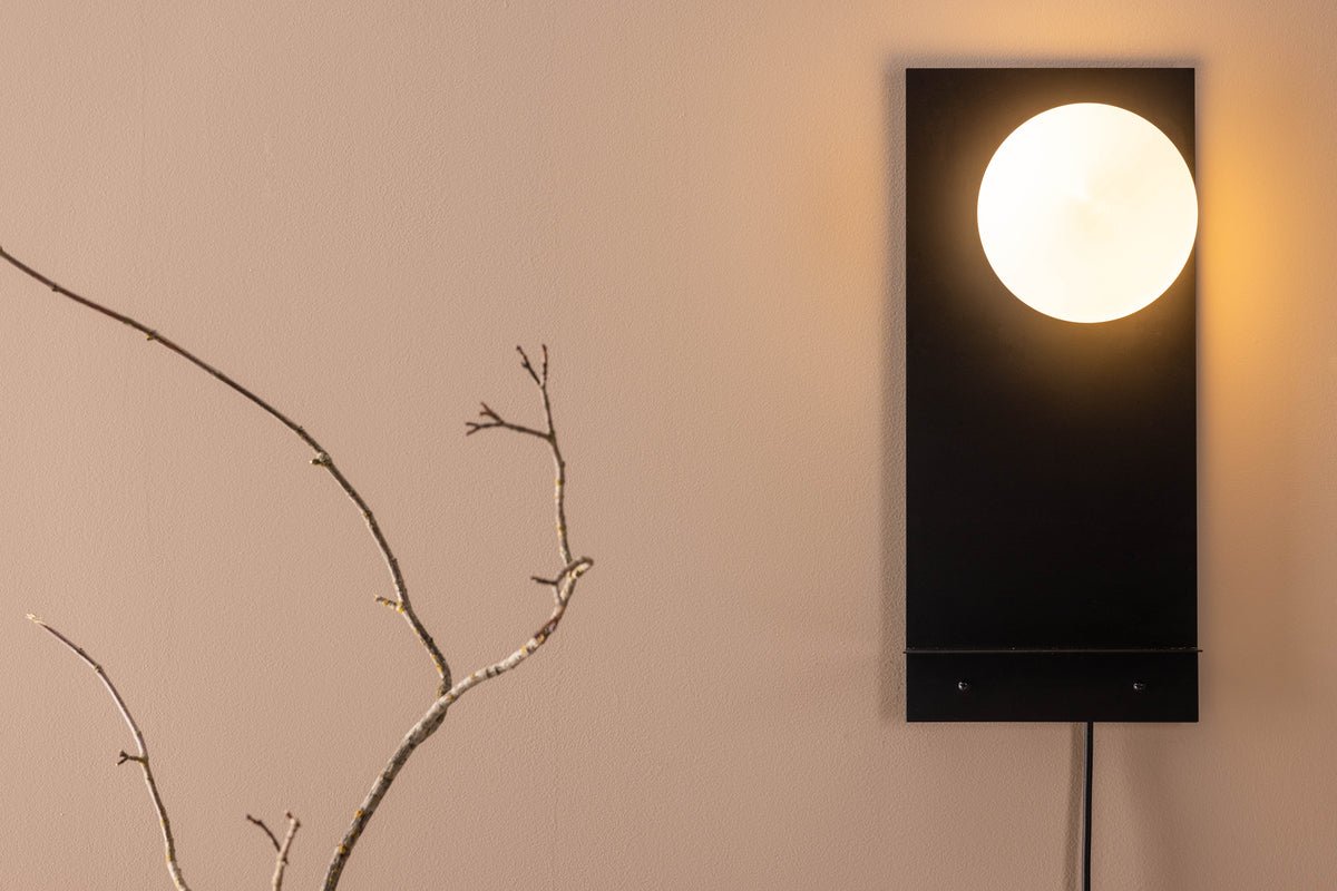 Nástenná lampa „Monty" – vrátane praktickej poličky