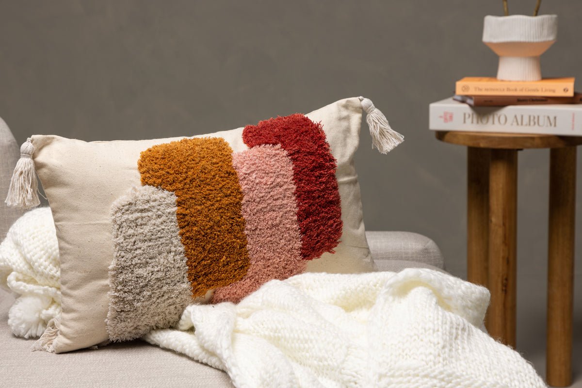 Poťah na vankúš Vibe - 50x30 cm v bielej farbe s farebným vzorom