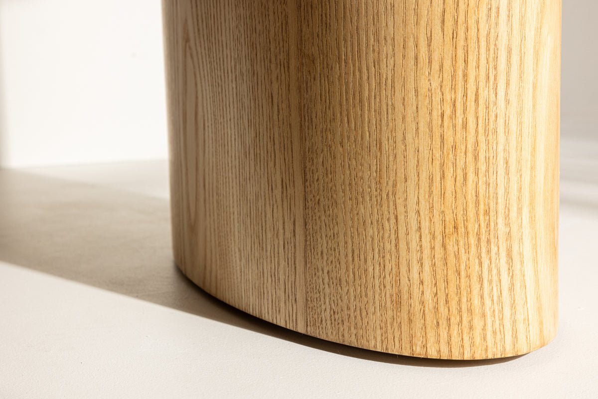 Jedálenský stôl Maui - s oválnou doskou v drevenom vzhľade