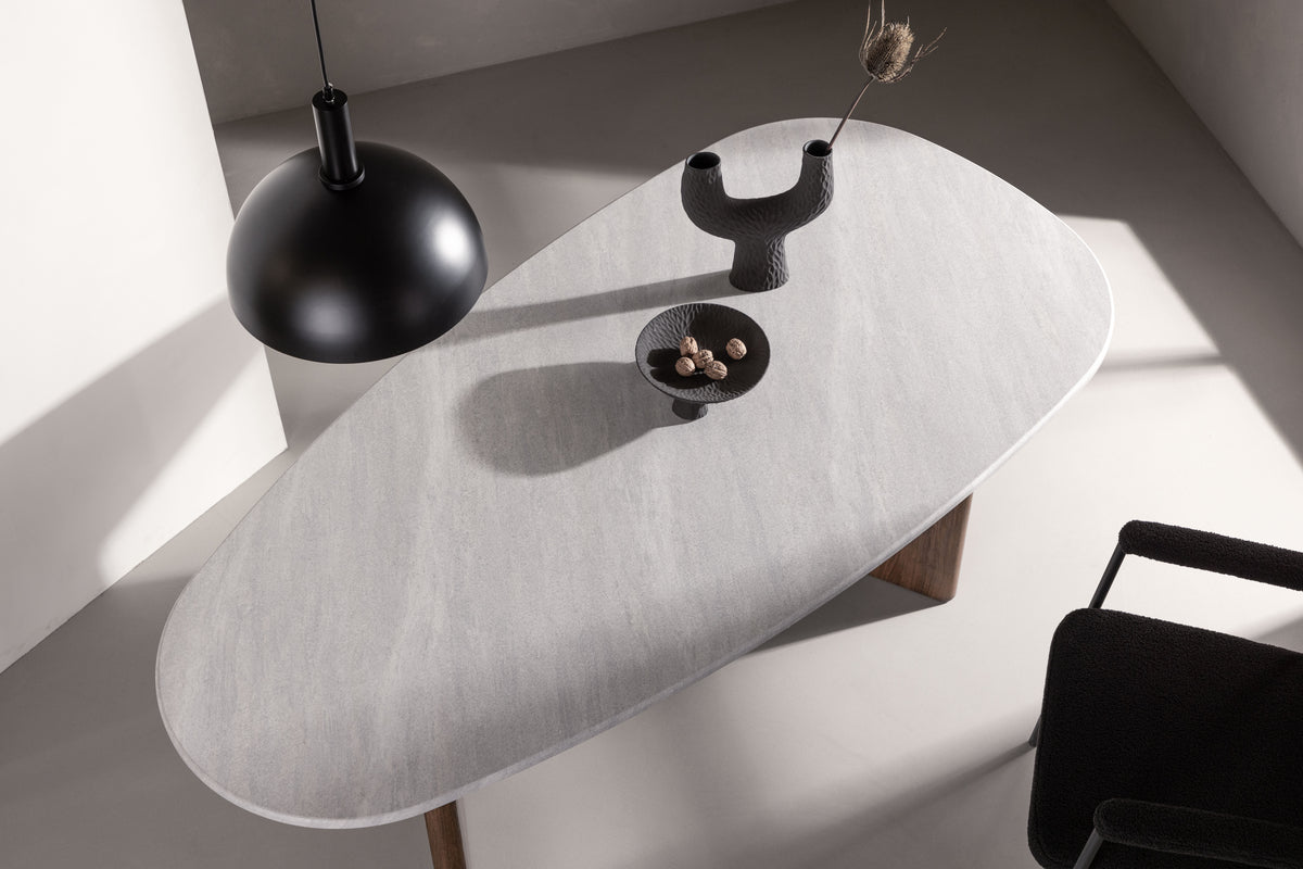 Jedálenský stôl Opal - so svojím oválnym tvarom skutočný pútač pozornosti