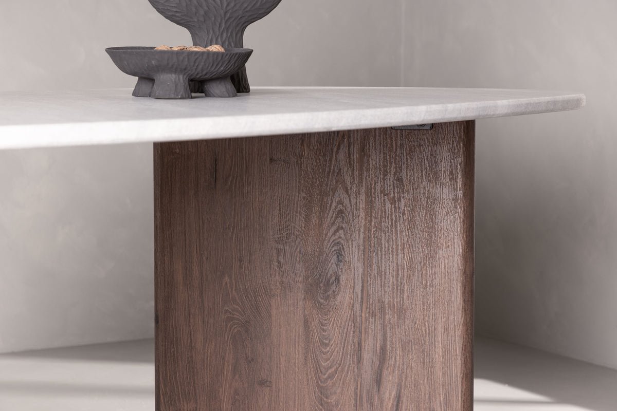 Jedálenský stôl Opal - so svojím oválnym tvarom skutočný pútač pozornosti