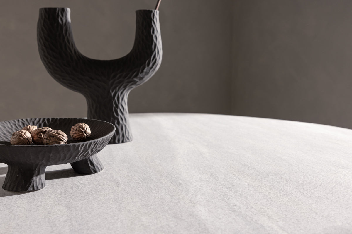 Jedálenský stôl Opal - so svojím oválnym tvarom skutočný pútač pozornosti