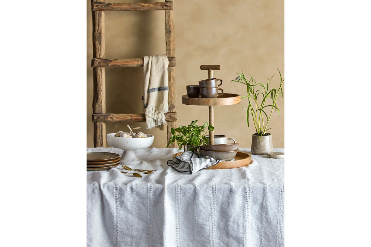 Misa Erin - biely mramor s elegantným stojanom