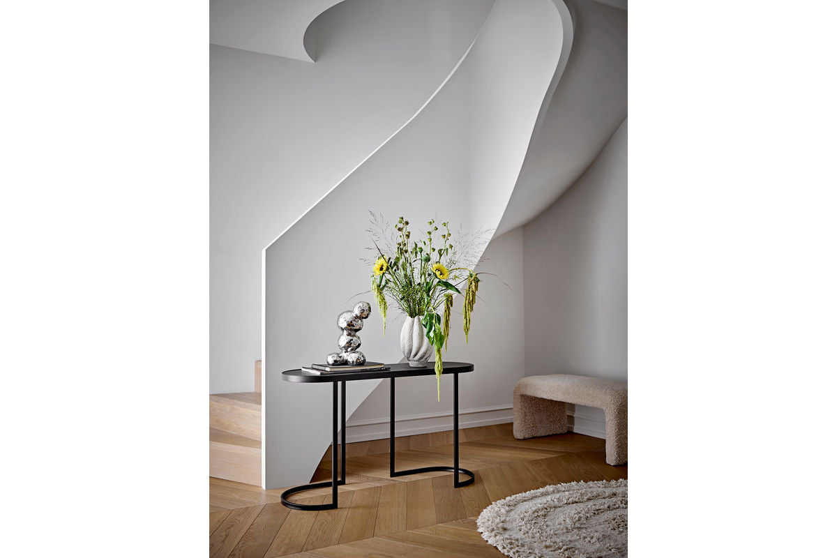 Konzolový stôl Elvo – čierny kovový dizajn s oválnou doskou stola