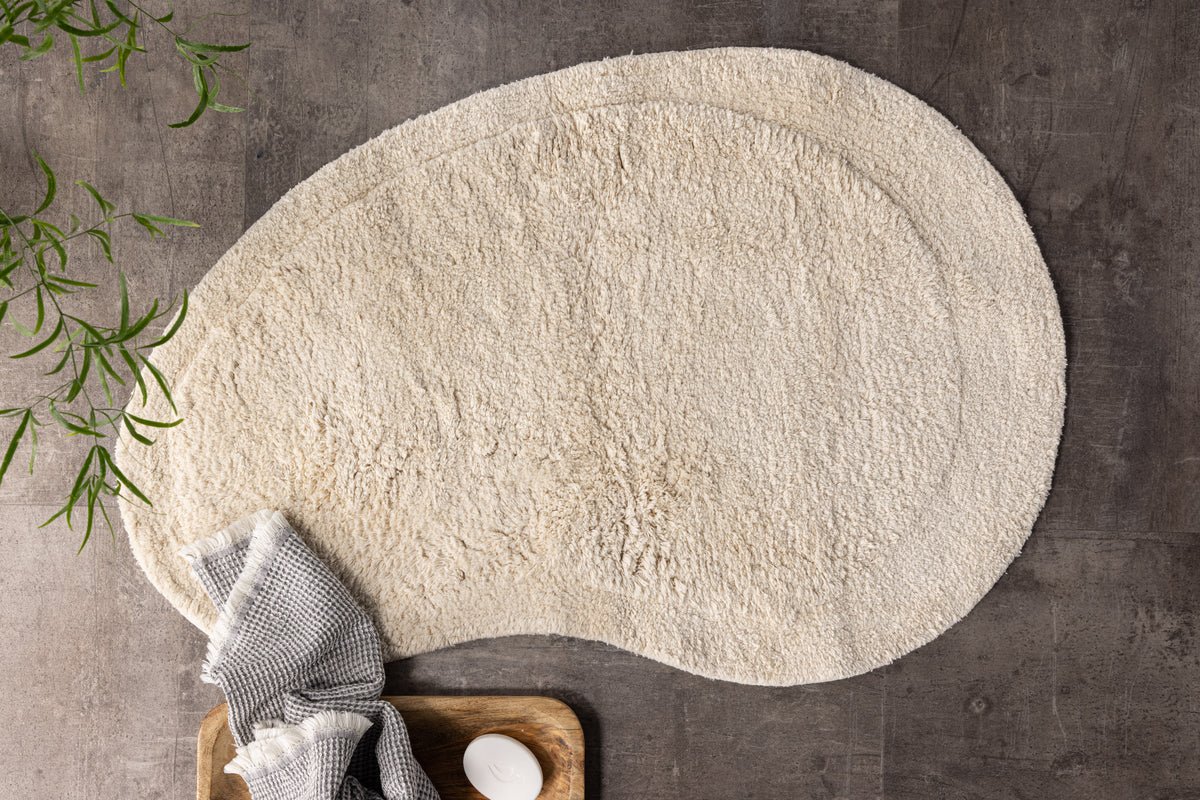Koberec Noah – ručne vyrobený v béžovej farbe z bavlny