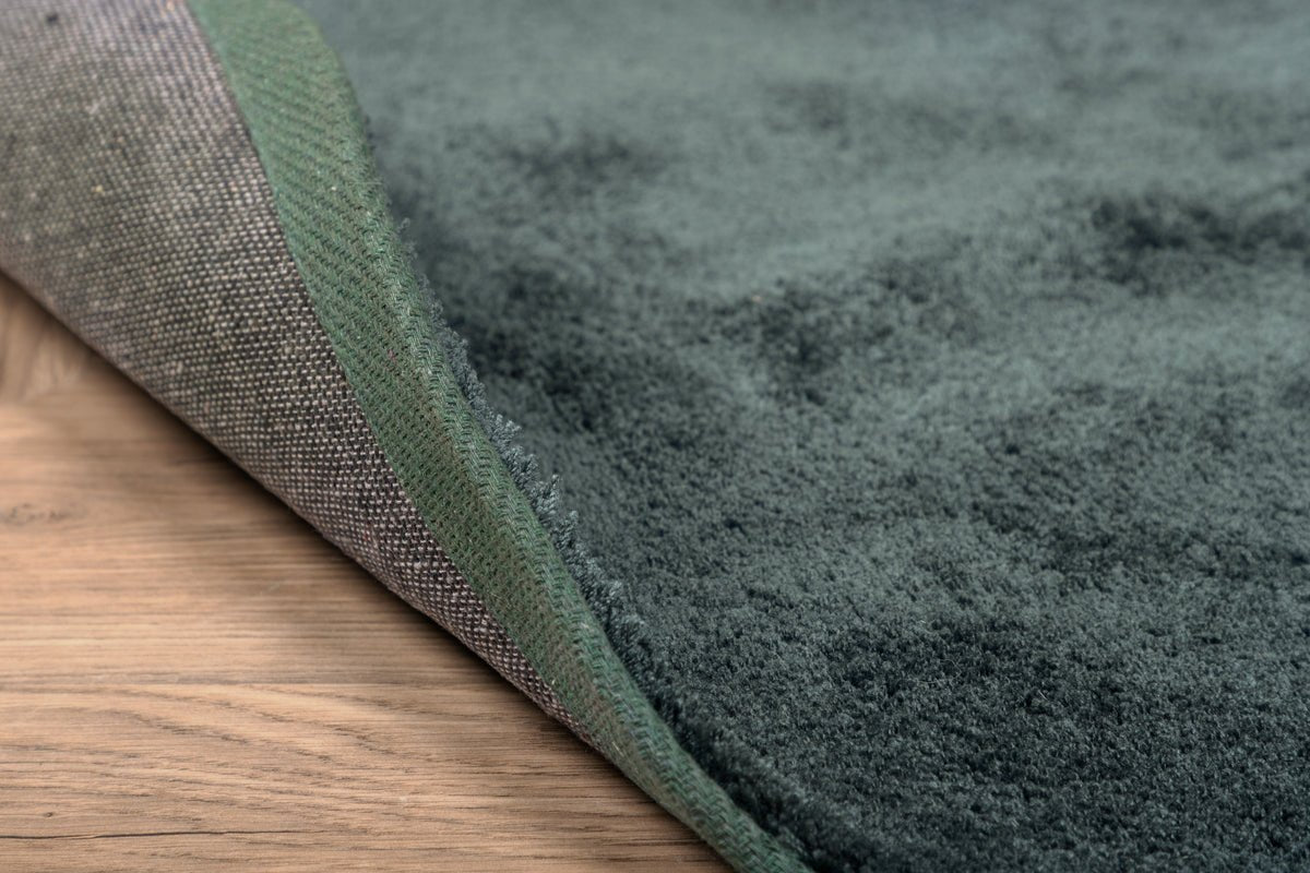 Koberec Vasia – okrúhly s lesklým vzhľadom z polyesteru