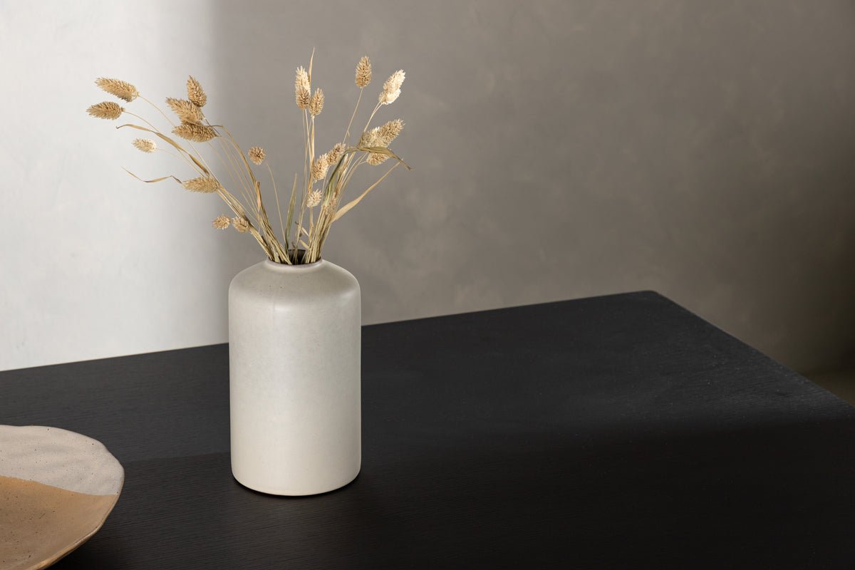 Jedálenský stôl Thelia - v priamočiarom severskom tvare